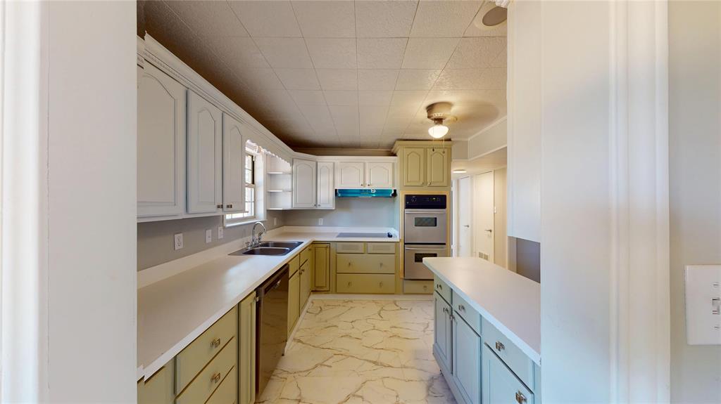 1105 South Ridgeway Drive Cleburne, TX 76033 - Photo 5 of 31 Gallery Image 5