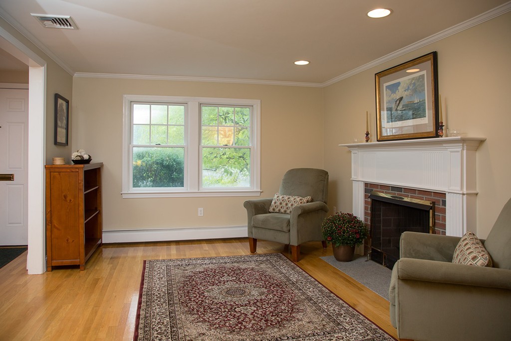 17 Sutherland Road Lexington, MA 02421 - Photo 3 of 13 Gallery Image 3