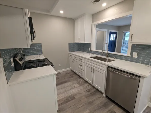$1,700 | 802 East Brin Street, Terrell, TX 75160
