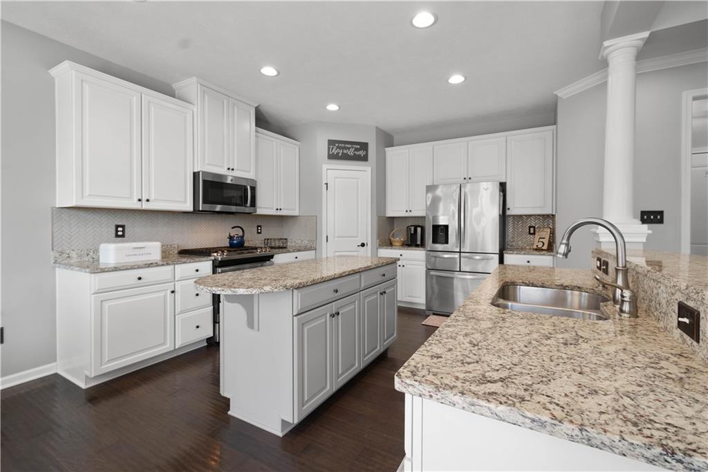 4528 Walnut Ridge Circle McDonald, PA 15057 - Photo 10 of 50 a kitchen with appliances a sink and cabinets