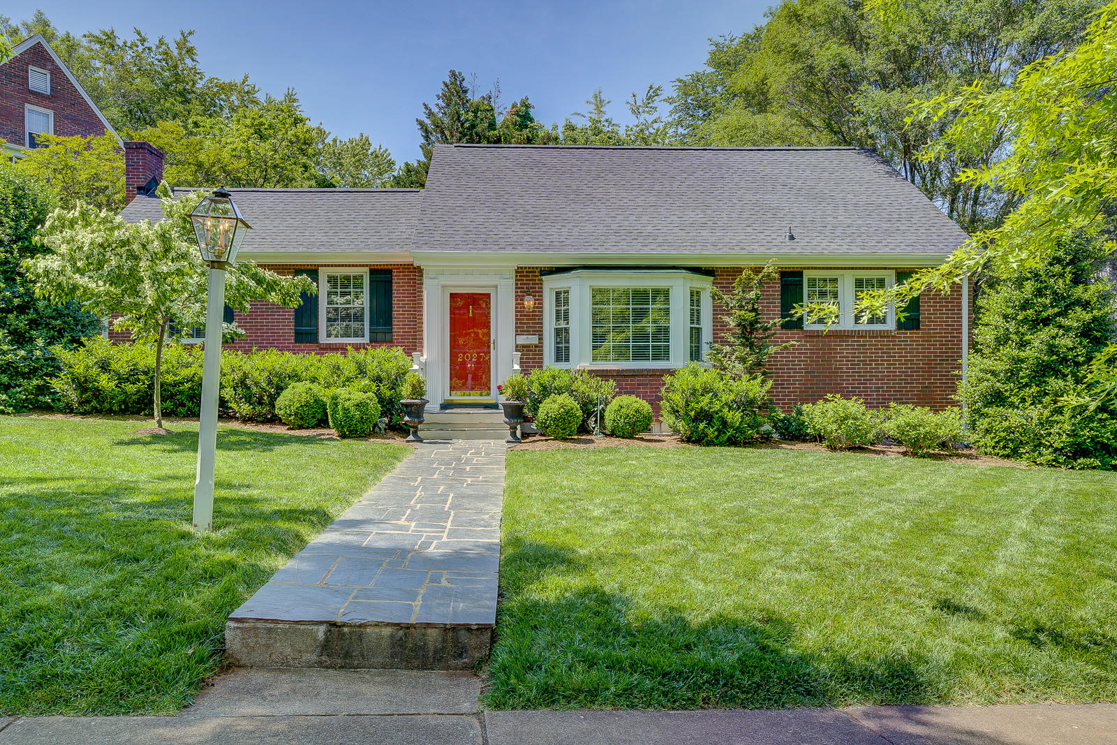 2027 Mt Vernon Road Southwest Roanoke, VA 24015 - Photo 2 of 43 2