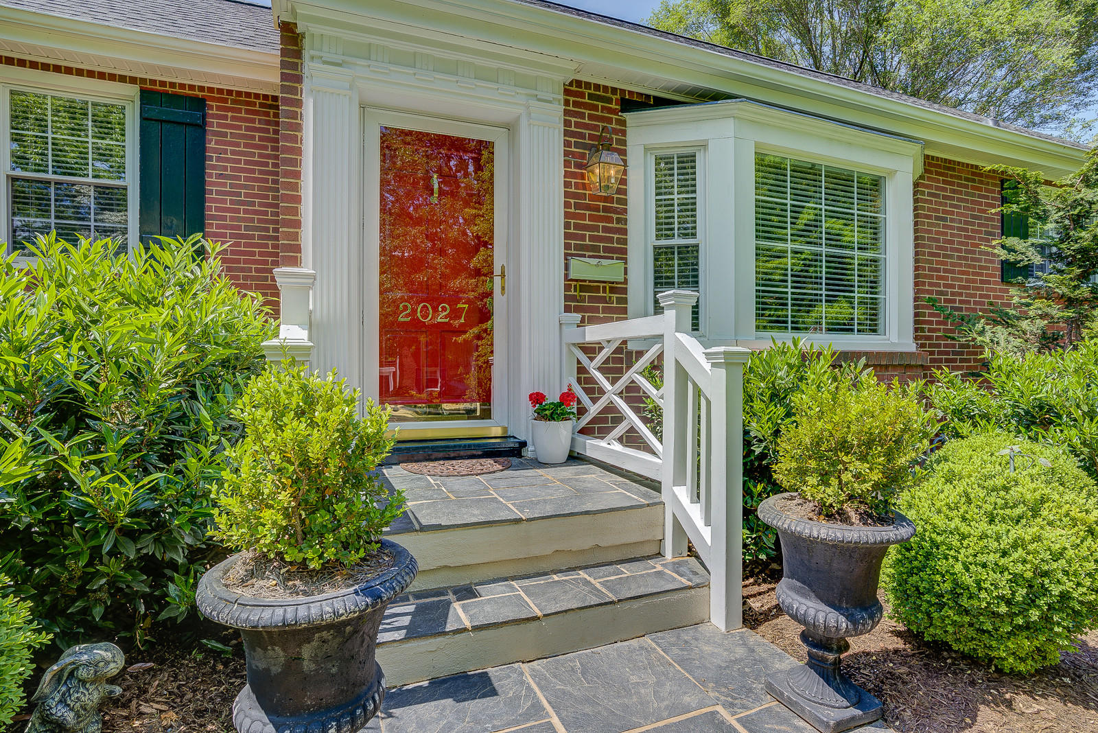 2027 Mt Vernon Road Southwest Roanoke, VA 24015 - Photo 3 of 43 1