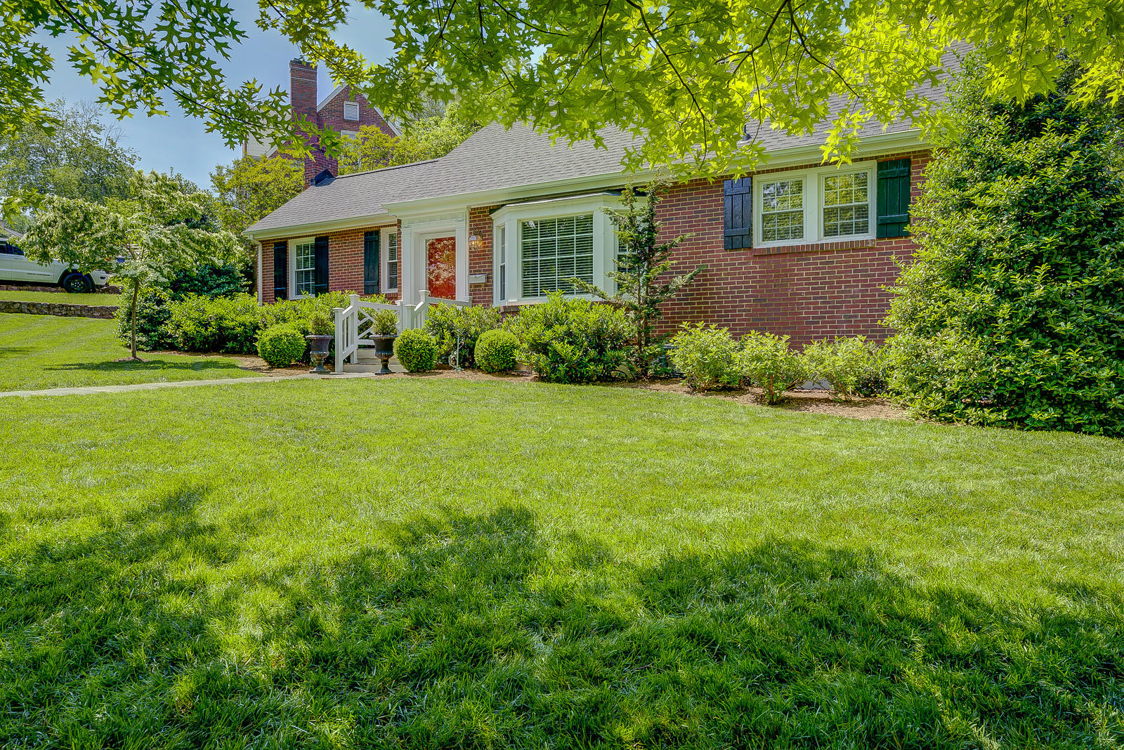 2027 Mt Vernon Road Southwest Roanoke, VA 24015 - Photo 4 of 43 3