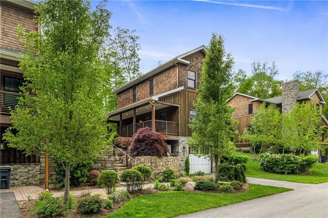 $2,400,000 | 3 Gardenia Drive, Unit M6, Richmond, RI 02898