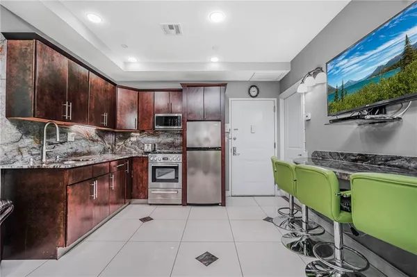 $364,000 | 2113 Kings Highway, Unit B2 | Midwood