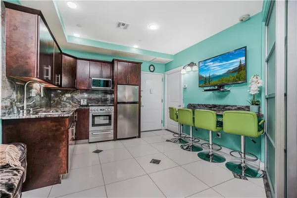 $364,000 | 2113 Kings Highway, Unit B2 | Midwood