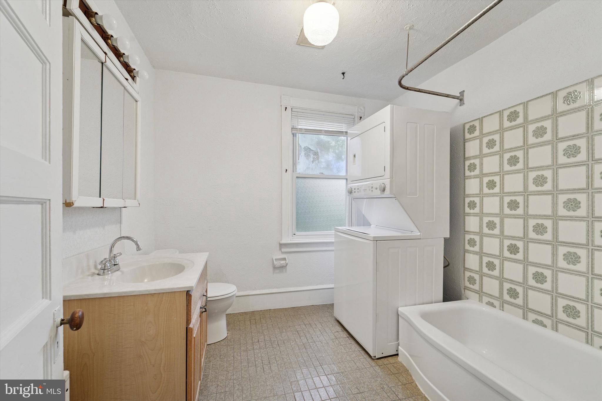 501 West Moreland Road Willow Grove, PA 19090 - Photo 25 of 36 Unit 2 Bathroom and Laundry