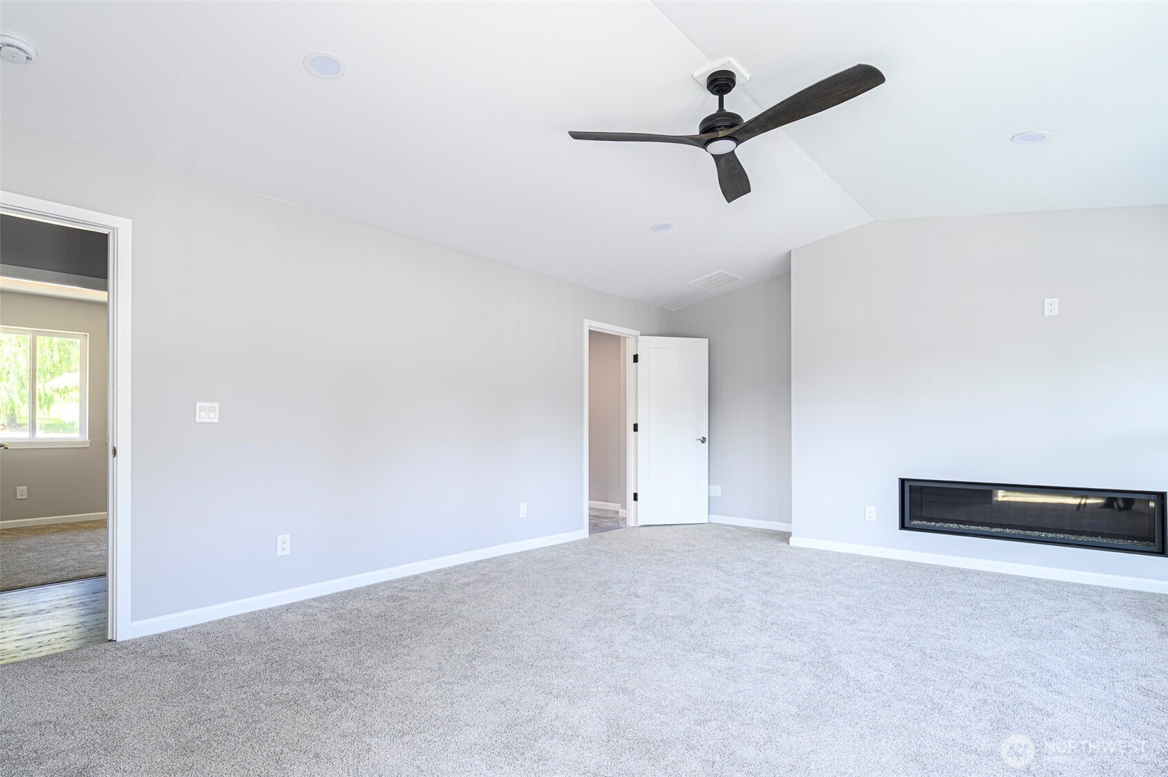 3 Burning Tree Drive, Unit 3 Yakima, WA 98902 - Photo 21 of 32 a view of an empty room