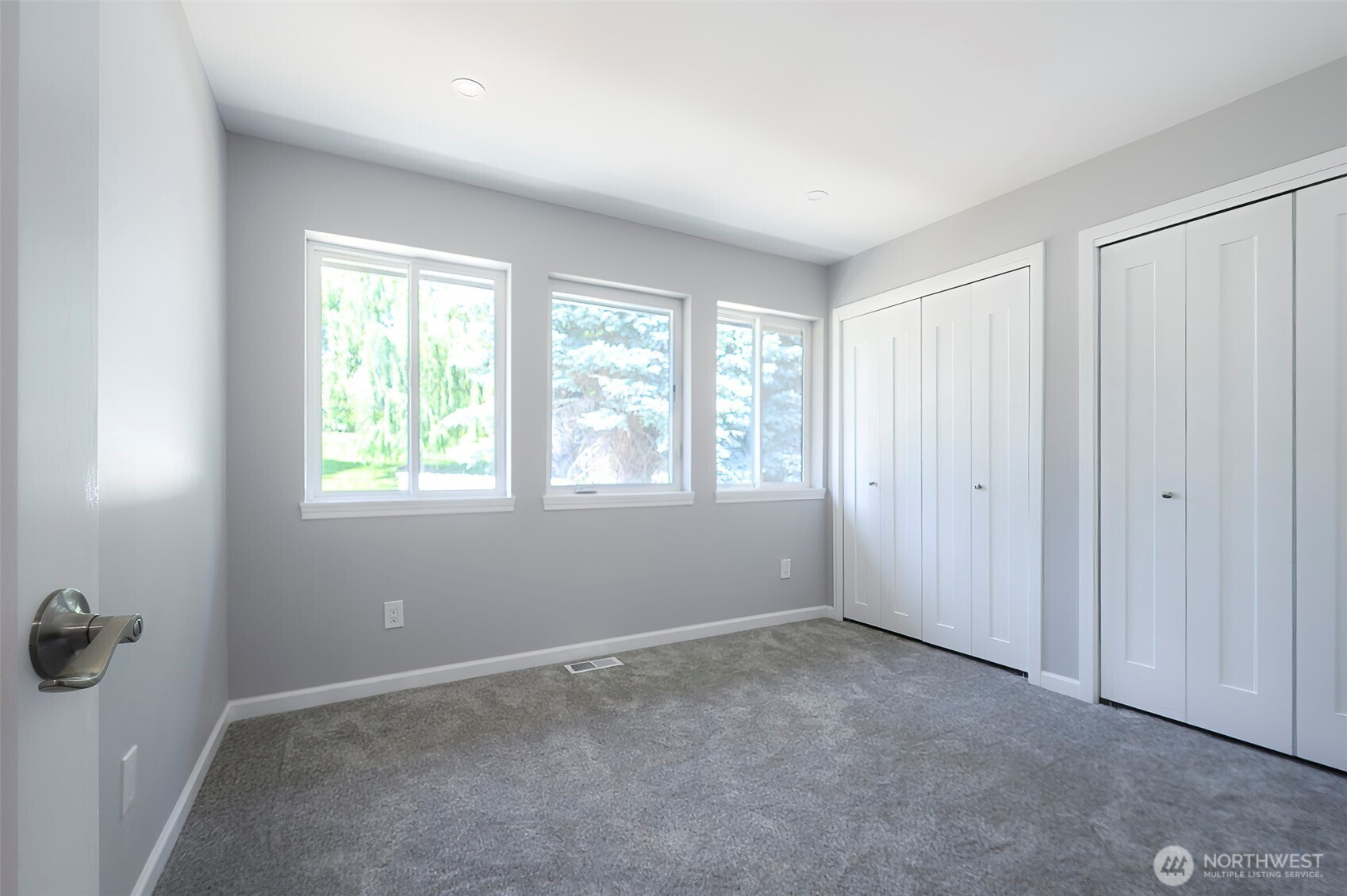 3 Burning Tree Drive, Unit 3 Yakima, WA 98902 - Photo 28 of 32 an empty room with windows
