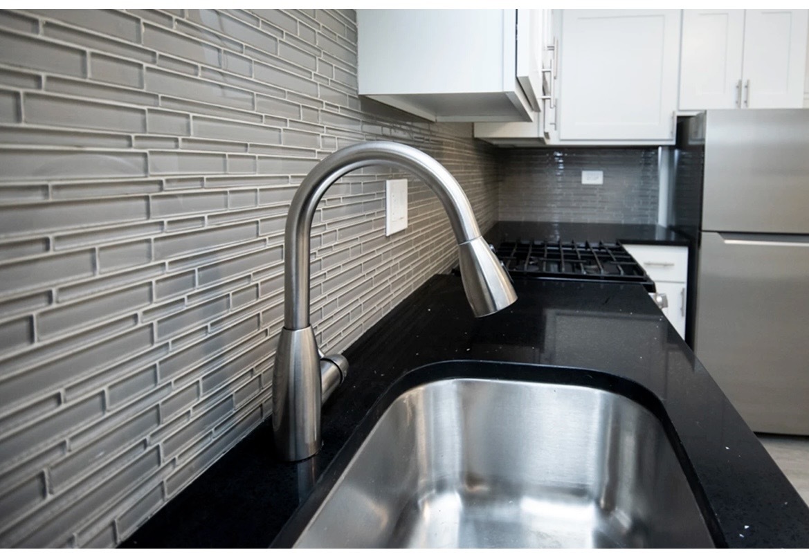 648.5 West Roscoe Street, Unit GD Chicago, IL 60657 - Photo 6 of 13