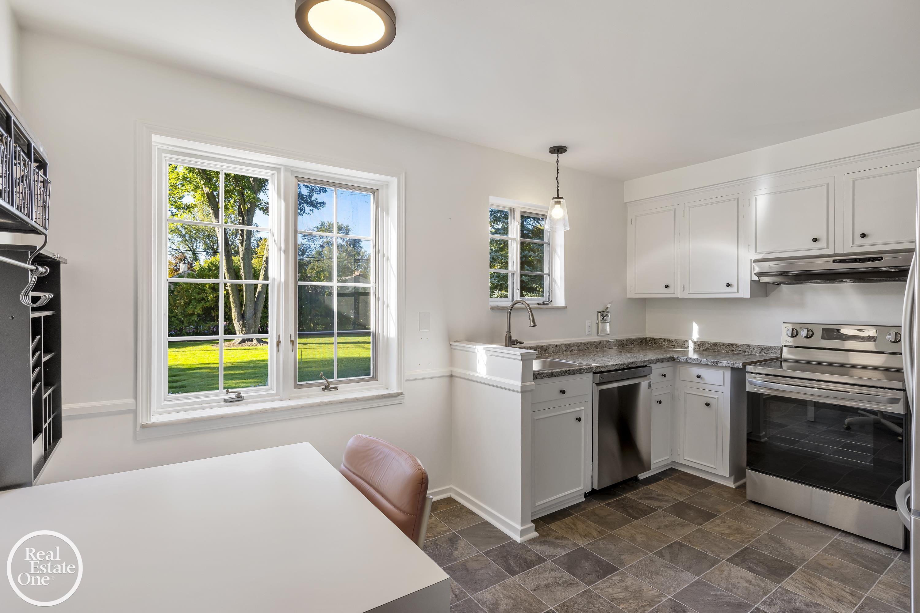 1487 North Renaud Road Grosse Pointe Woods, MI 48236 - Photo 14 of 42