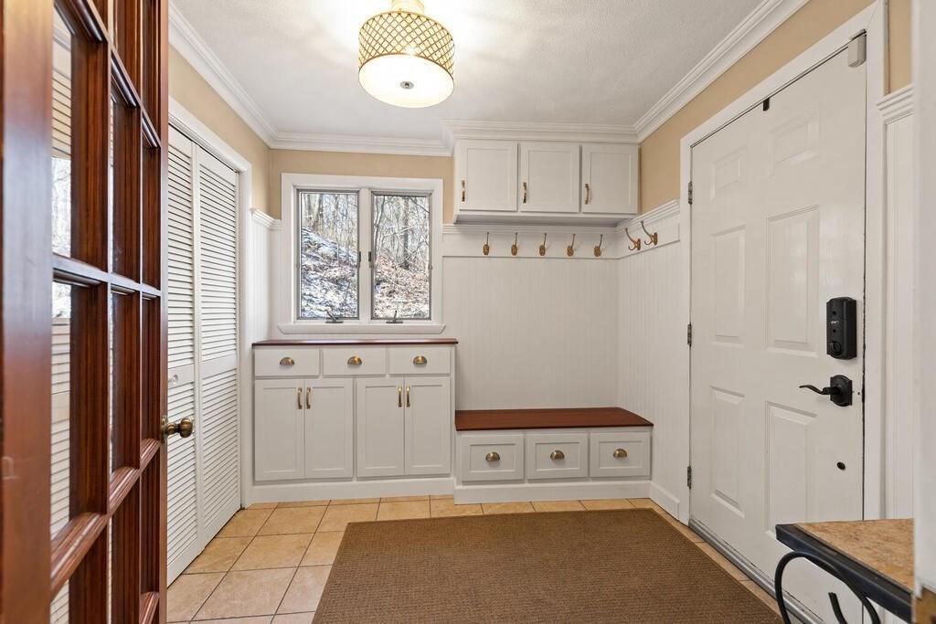 196 Penny Road Melrose, MA 02176 - Photo 11 of 37