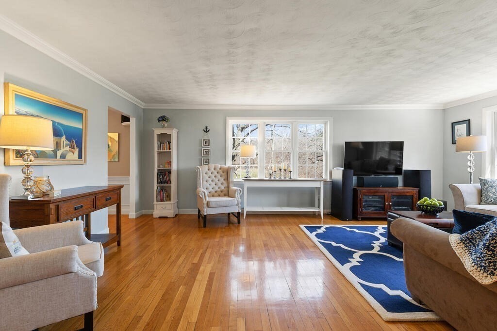 196 Penny Road Melrose, MA 02176 - Photo 12 of 37