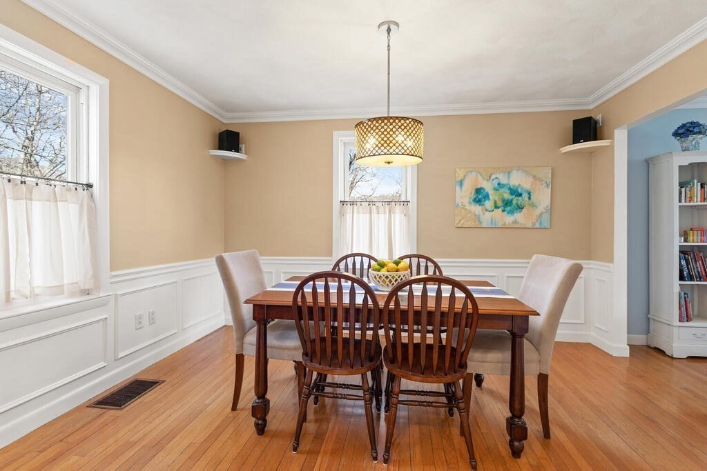 196 Penny Road Melrose, MA 02176 - Photo 18 of 37