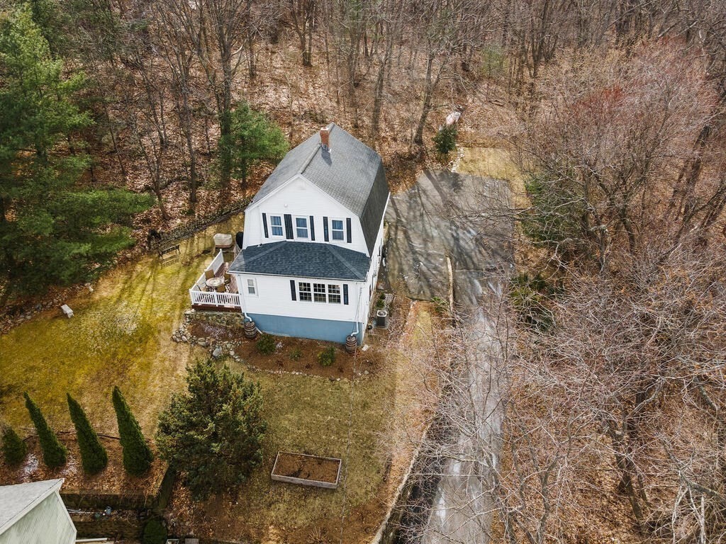 196 Penny Road Melrose, MA 02176 - Photo 3 of 37