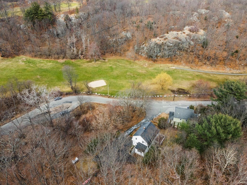 196 Penny Road Melrose, MA 02176 - Photo 4 of 37