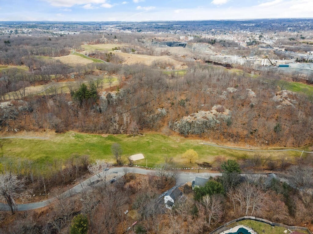 196 Penny Road Melrose, MA 02176 - Photo 5 of 37