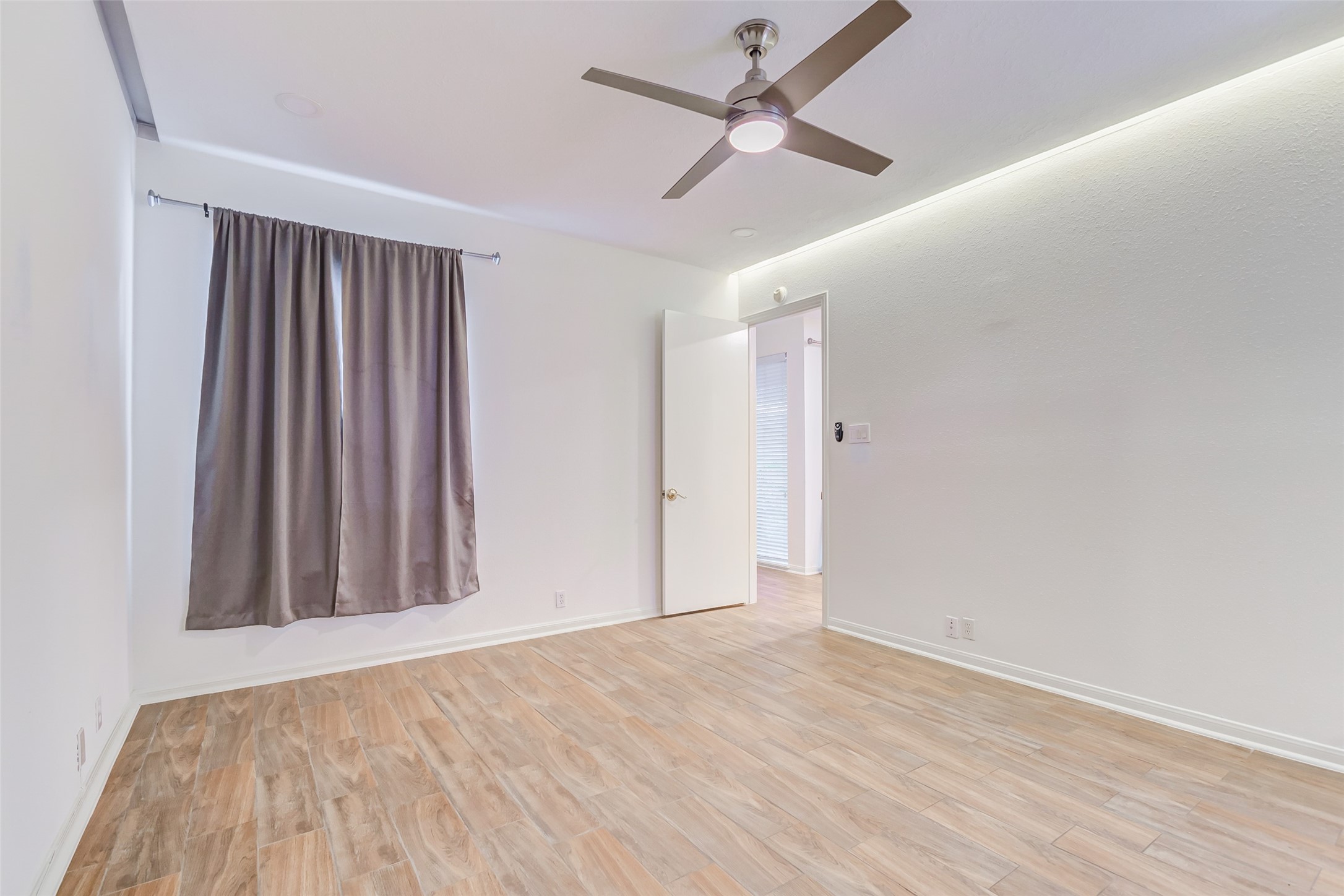 2829 Timmons Lane, Unit 167 Houston, TX 77027 - Photo 14 of 22