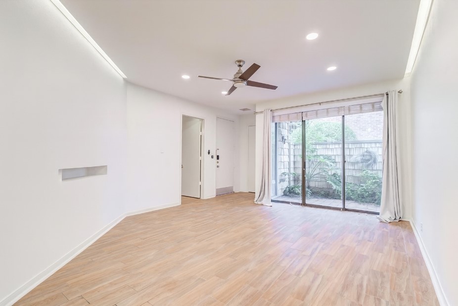 2829 Timmons Lane, Unit 167 Houston, TX 77027 - Photo 7 of 22