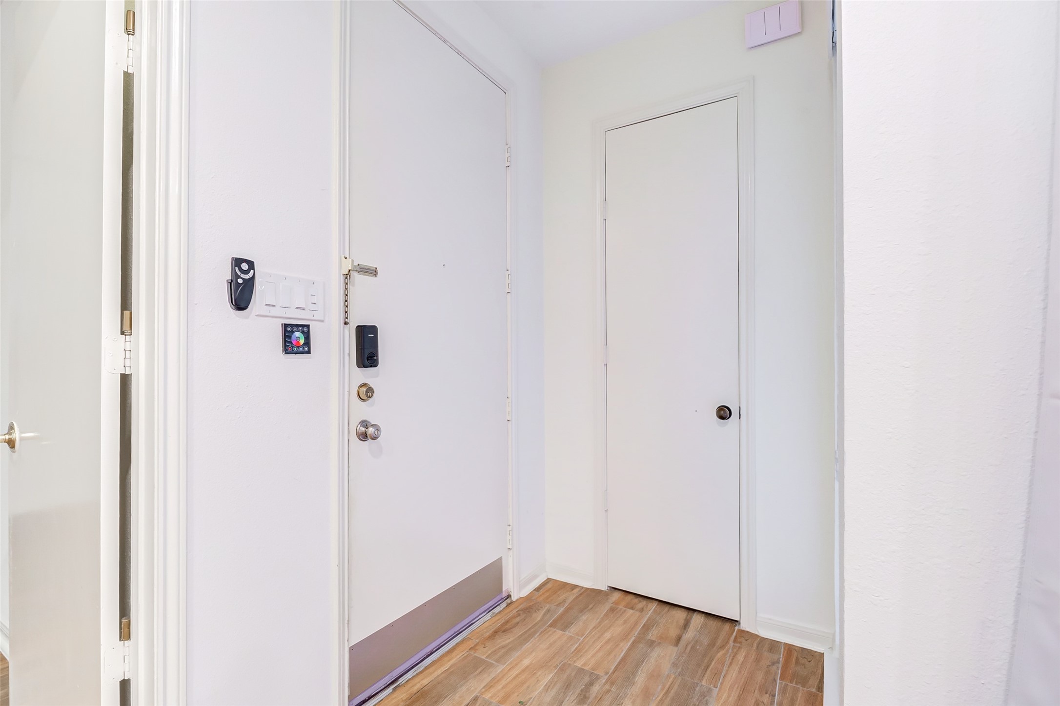 2829 Timmons Lane, Unit 167 Houston, TX 77027 - Photo 8 of 22