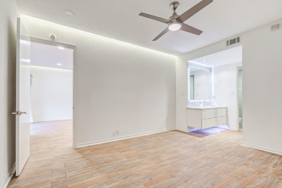 2829 Timmons Lane, Unit 167 Houston, TX 77027 - Photo 9 of 22