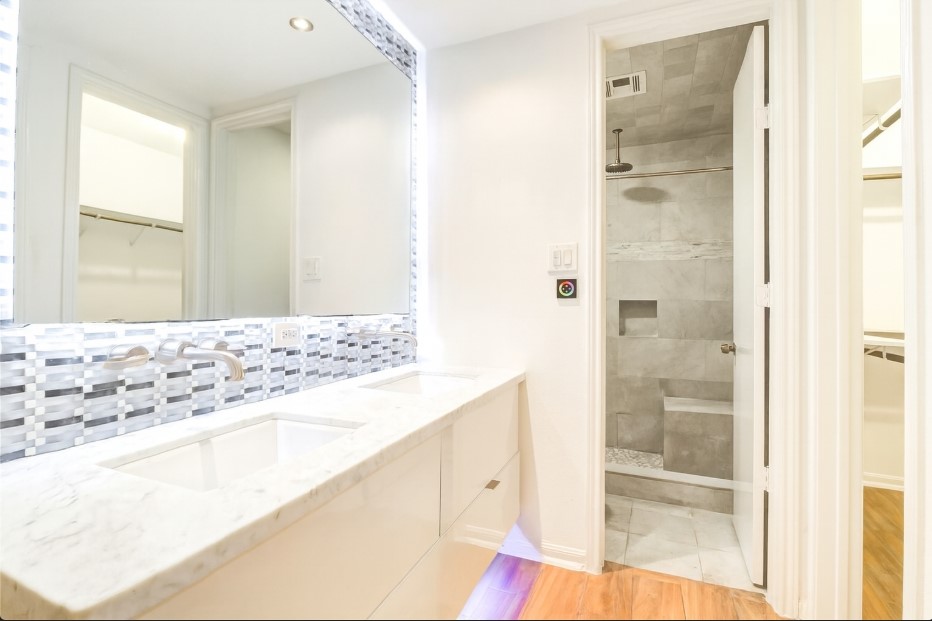 2829 Timmons Lane, Unit 167 Houston, TX 77027 - Photo 10 of 22