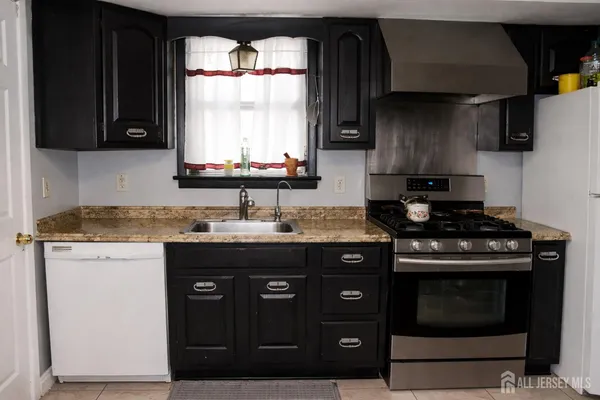 $449,977 | 556 Compton Avenue, Perth Amboy, NJ 08861