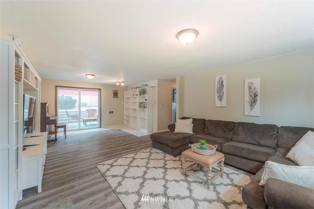 16718 51st Avenue Southeast Bothell, WA 98012 - Photo 16 of 23