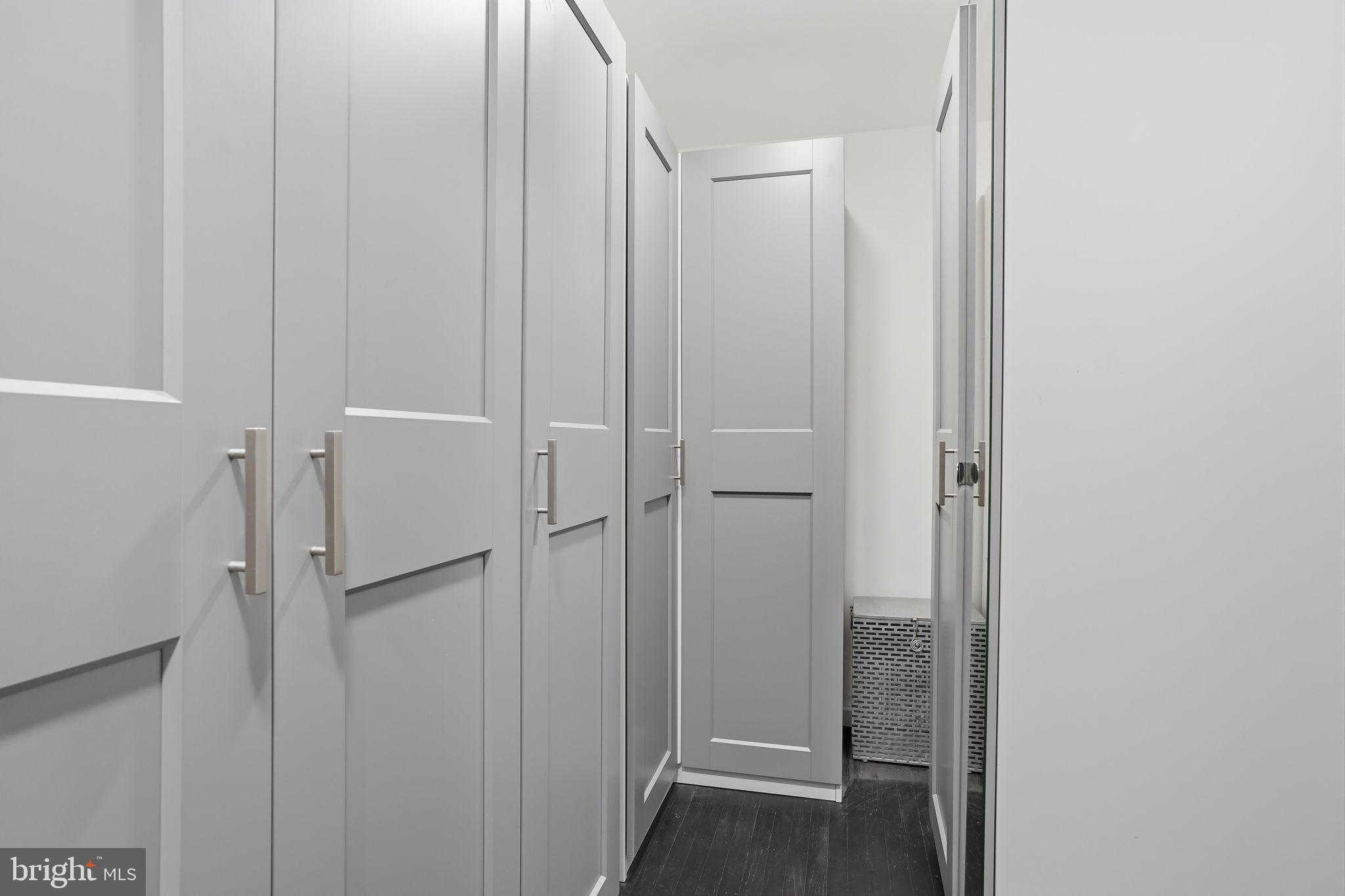 621 River Road Yardley, PA 19067 - Photo 28 of 75 Primary bathroom with access to walk-in closety