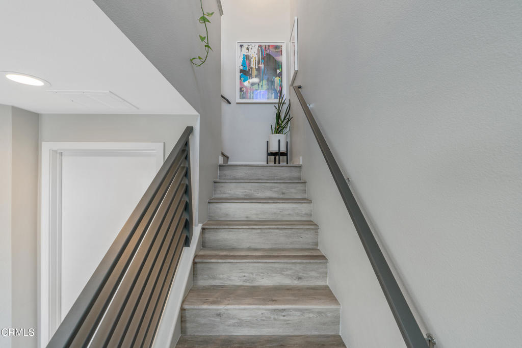 1553 Verbena Way Los Angeles, CA 90041 - Photo 4 of 31 a view of entryway