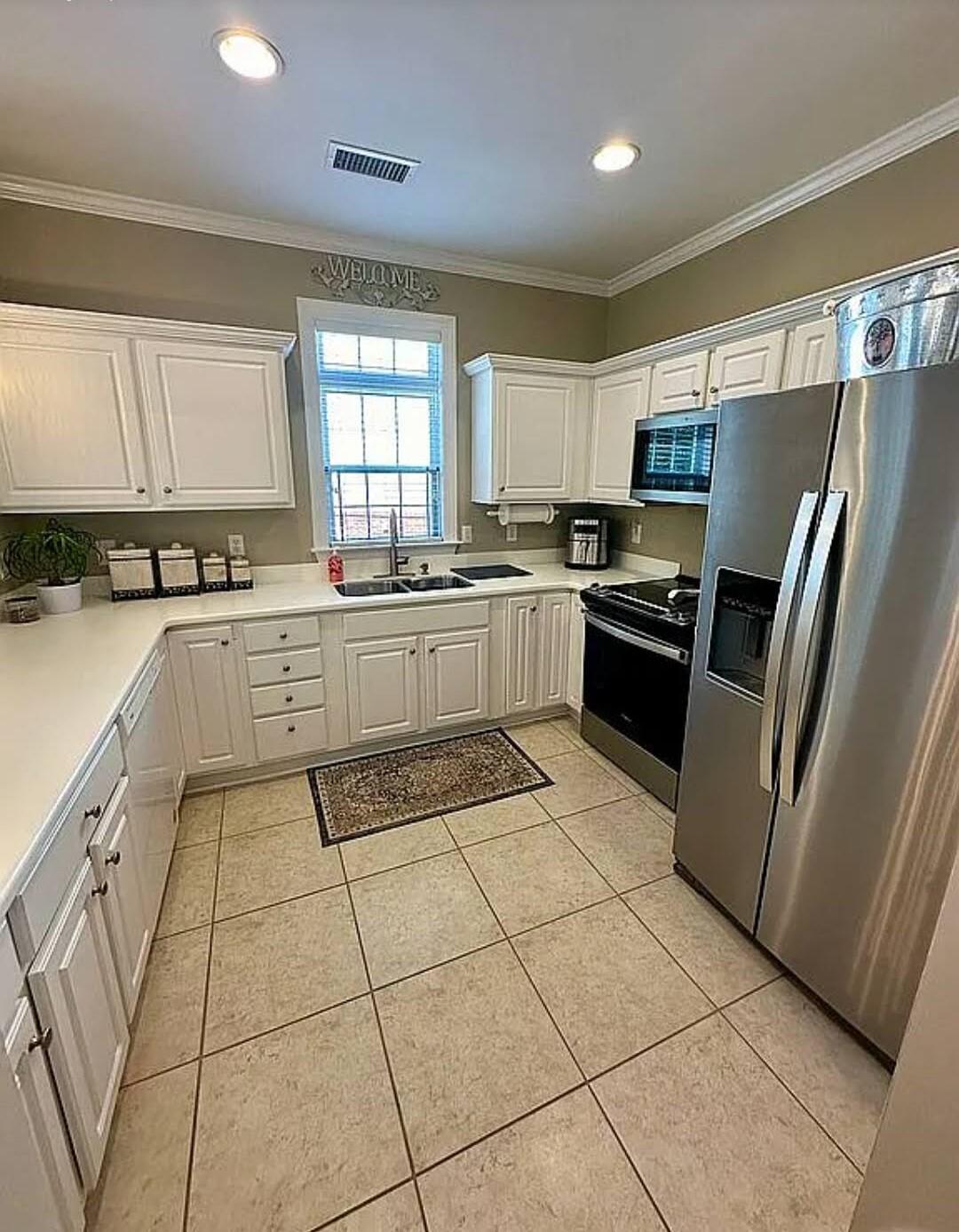 119 Ballard Lane Santee, SC 29142 - Photo 9 of 73 Large Beautiful kitchen