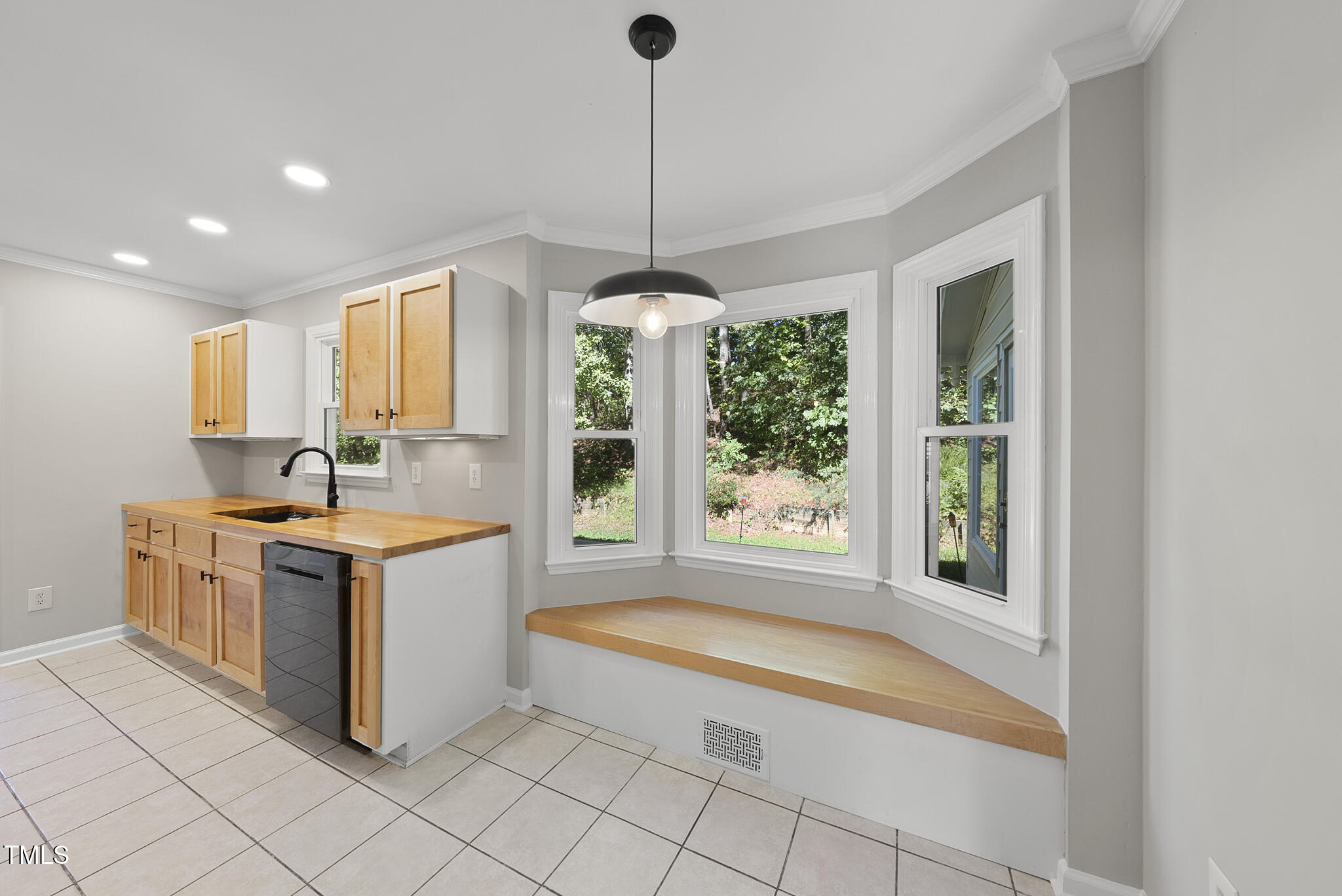 6709 Holly Mill Court Raleigh, NC 27613 - Photo 6 of 36 DSC08281