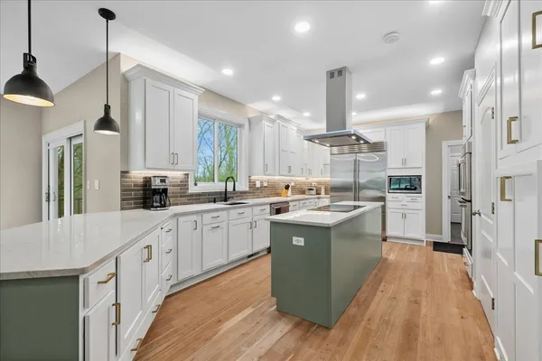 $780,000 | 1601 Anthony Lane, McHenry, IL 60051