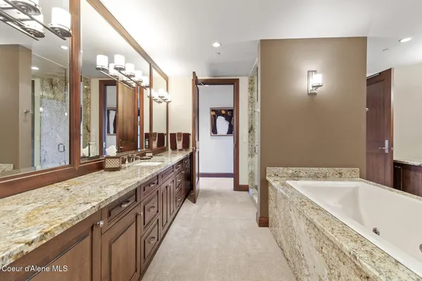 $5,500,000 | 1031 South Island Green Drive, Coeur D'Alene, ID 83814