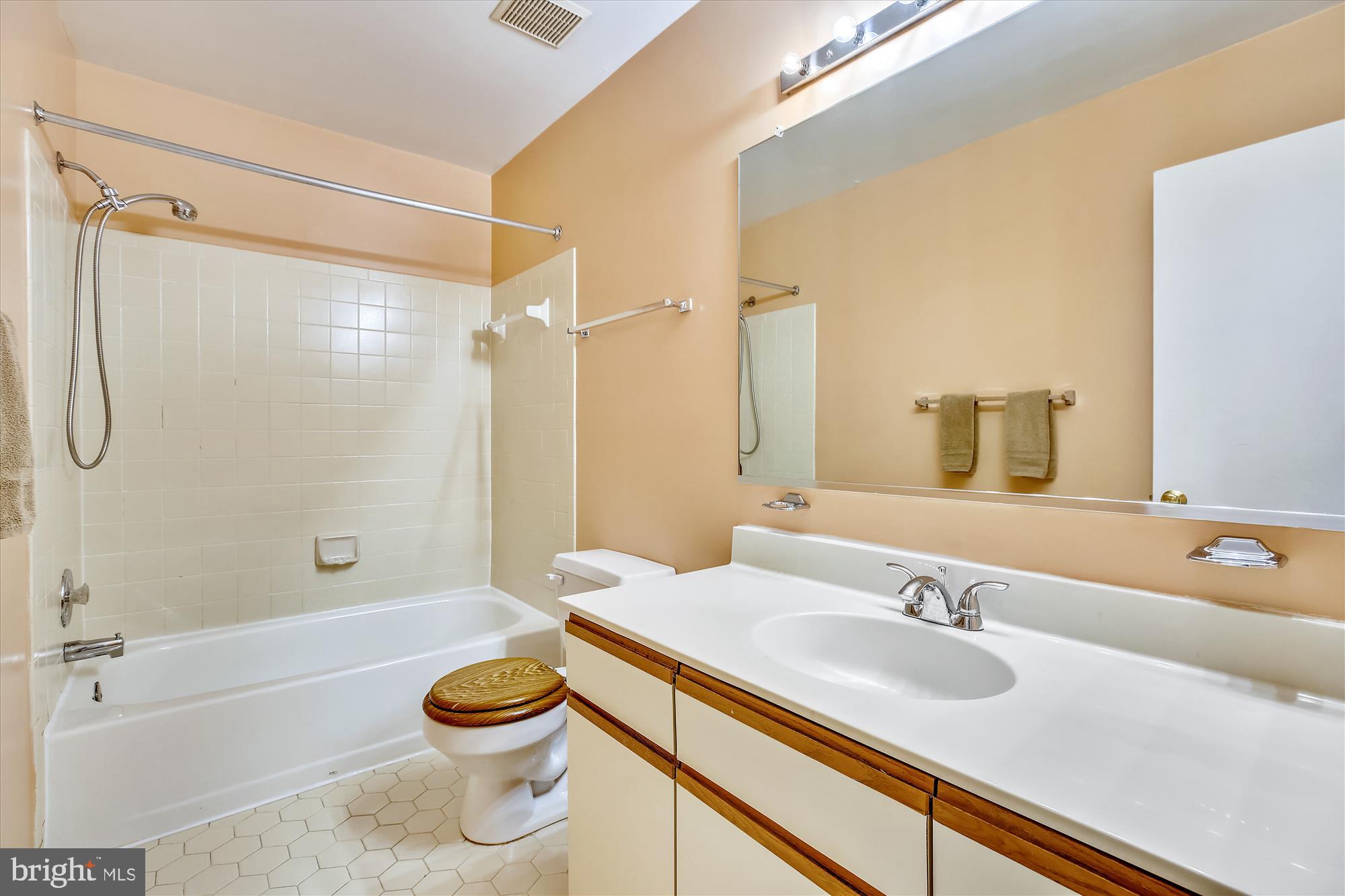 707 Kersey Road Silver Spring, MD 20902 - Photo 22 of 30 Hall Bathroom