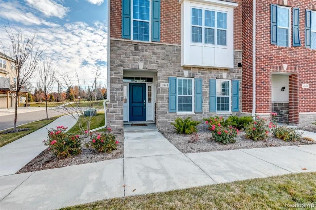 2841 Hardwick Road Ann Arbor, MI 48105 - Photo 2 of 43