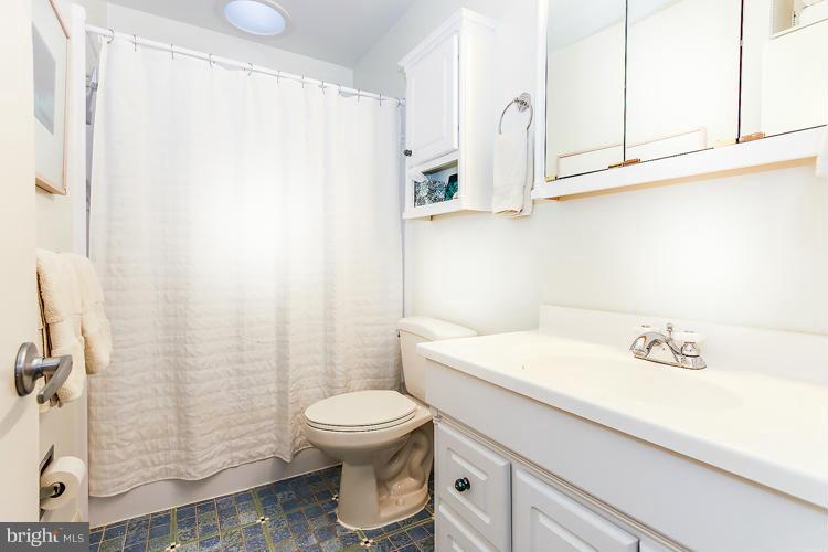 1611 Inlet Court Reston, VA 20190 - Photo 23 of 30 Bath