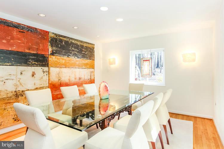 1611 Inlet Court Reston, VA 20190 - Photo 8 of 30 Dining Room