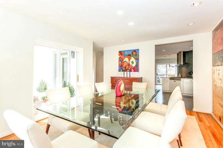 1611 Inlet Court Reston, VA 20190 - Photo 10 of 30 Dining Room