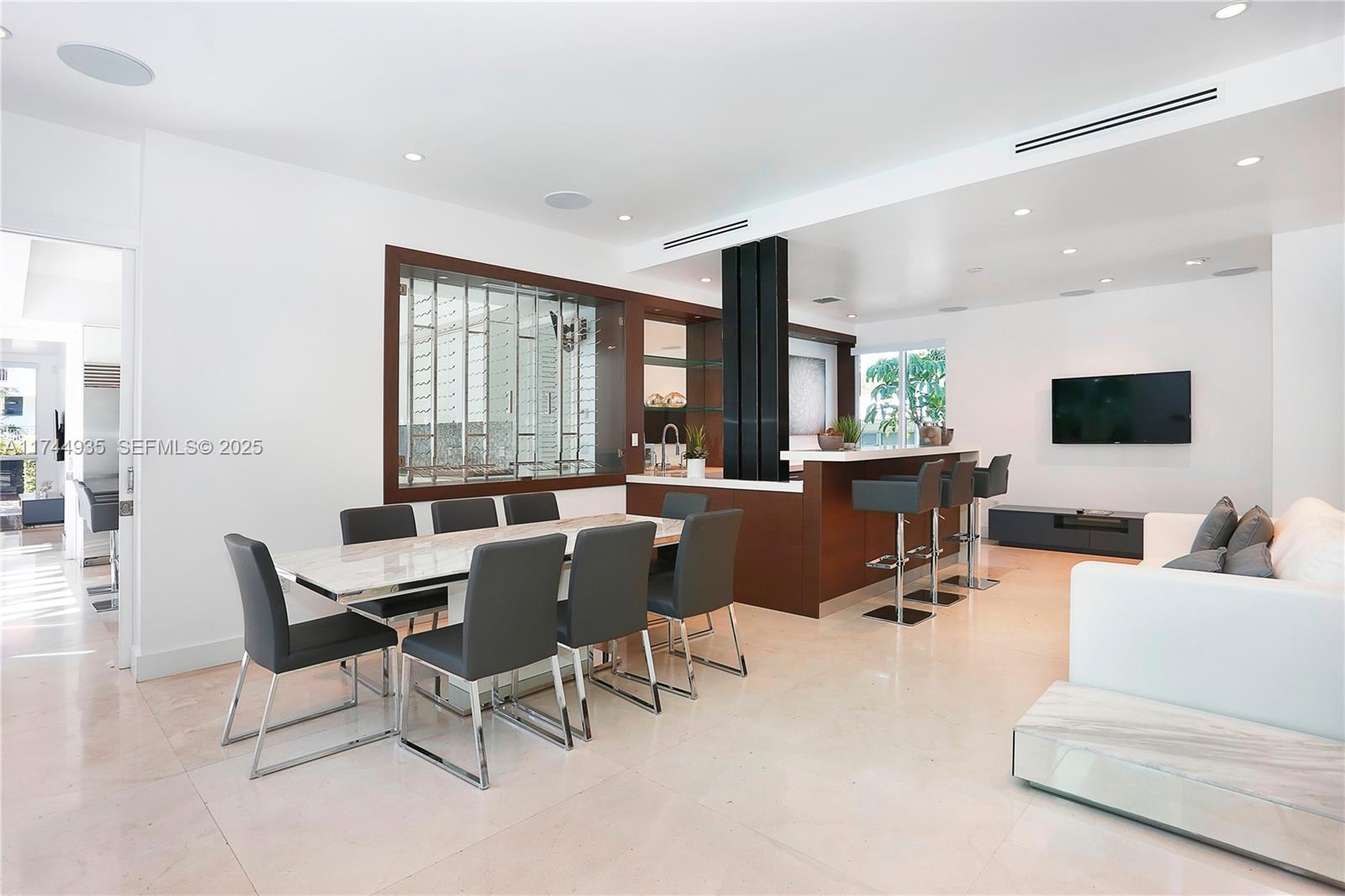 573 Warren Lane Key Biscayne, FL 33149 - Photo 9 of 35 Photo 9