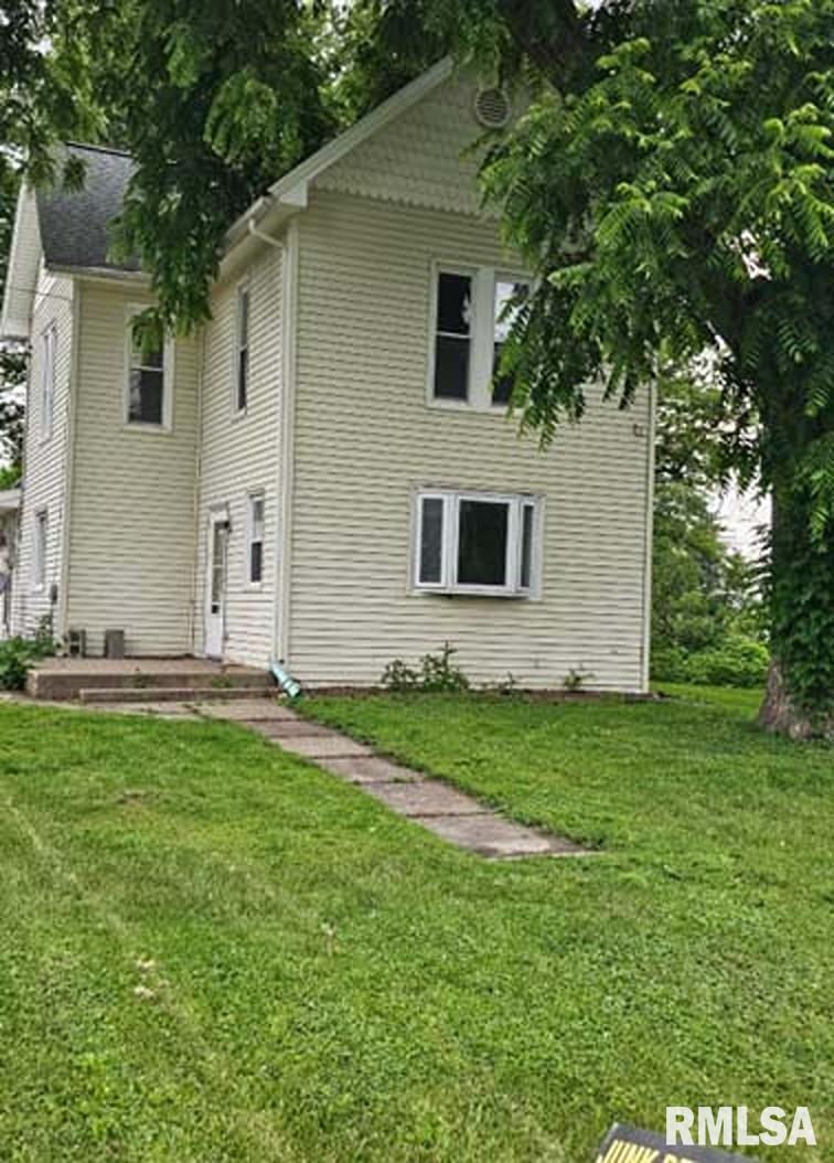 113 South Franklin St Camp Point Camp Point, IL 62320 - Photo 3 of 22 Gallery Image 3