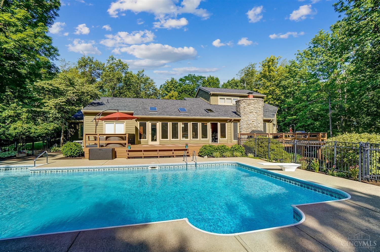13 Locust Hill Road Cincinnati, OH 45245 - Photo 12 of 50 Gallery Image 12