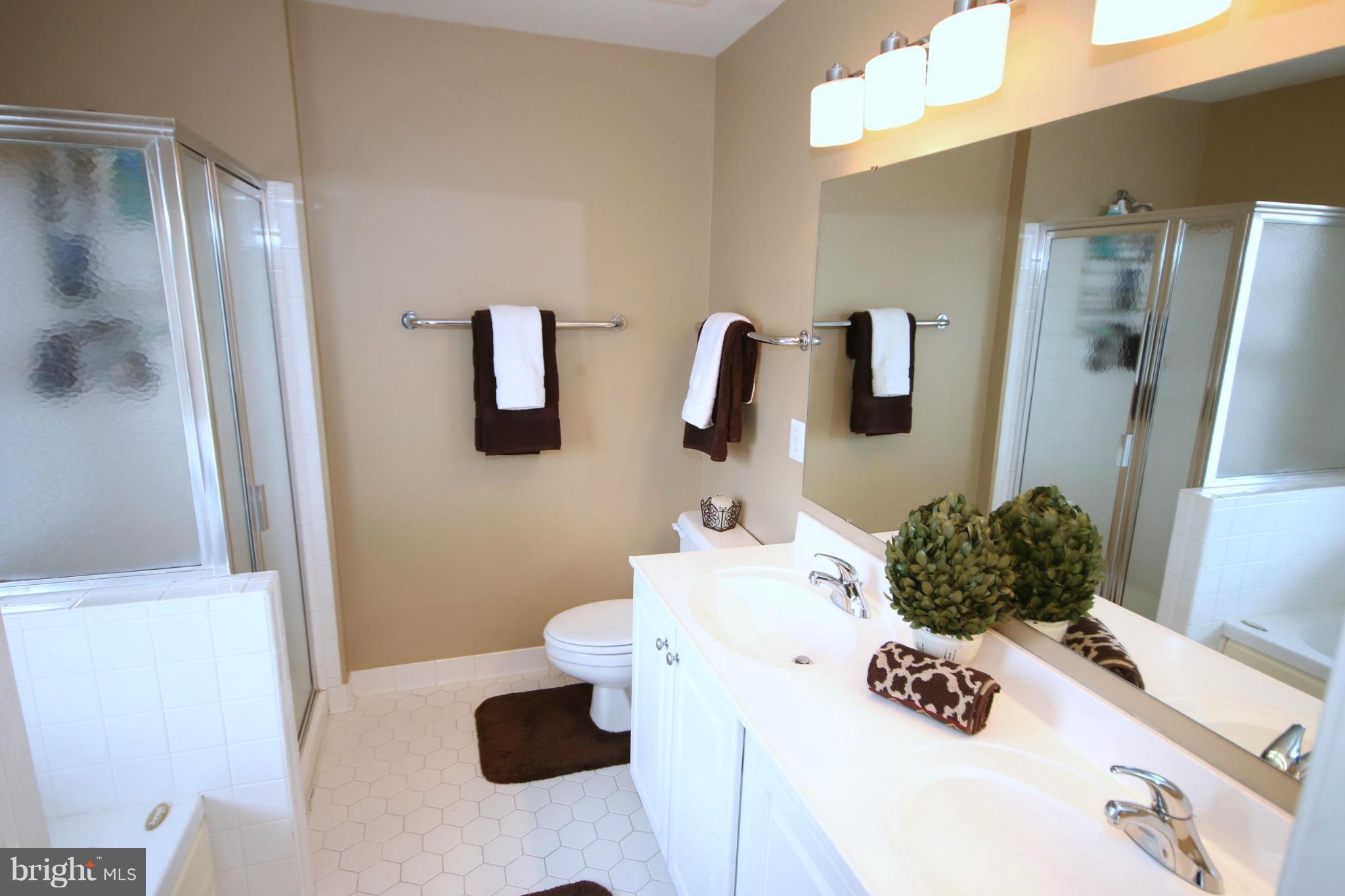1246 Weatherstone Court Reston, VA 20194 - Photo 13 of 26 Bath (Master)