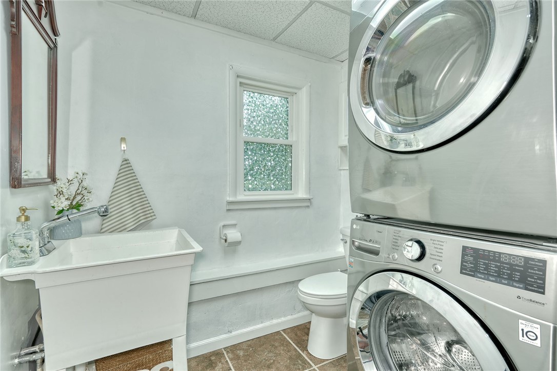 1038 Whalen Road Penfield, NY 14526 - Photo 29 of 46 First floor, laundry/half bath