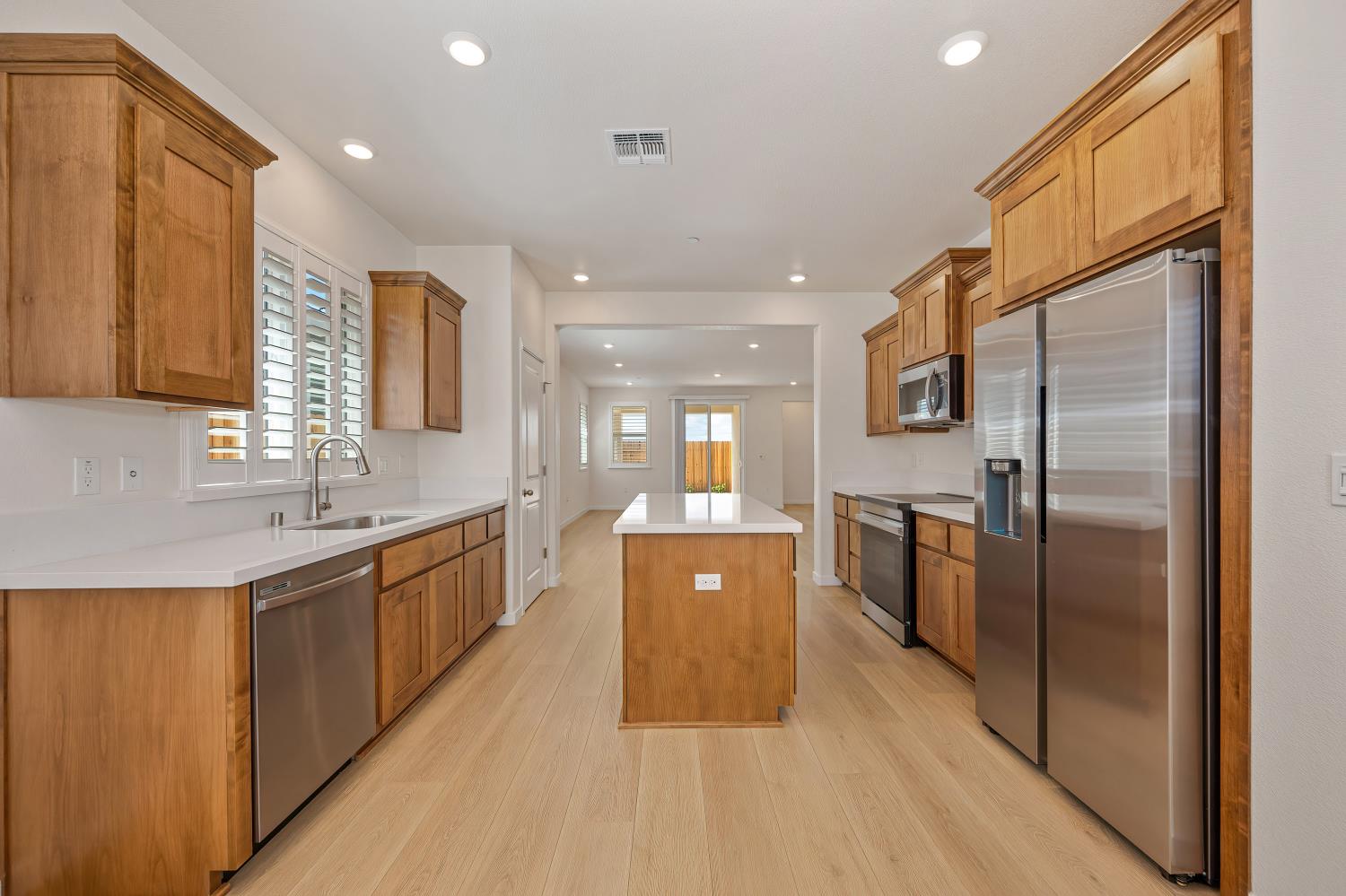 1120 Mallory Ridge Street Roseville, CA 95747 - Photo 4 of 16