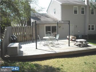10 Chadd Road Newark, DE 19711 - Photo 4 of 10 Deck
