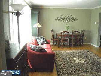 10 Chadd Road Newark, DE 19711 - Photo 5 of 10 Living Room