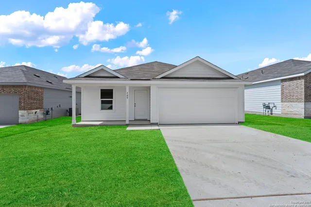 $249,900 | 720 Horsetail Lane, New Braunfels, TX 78132