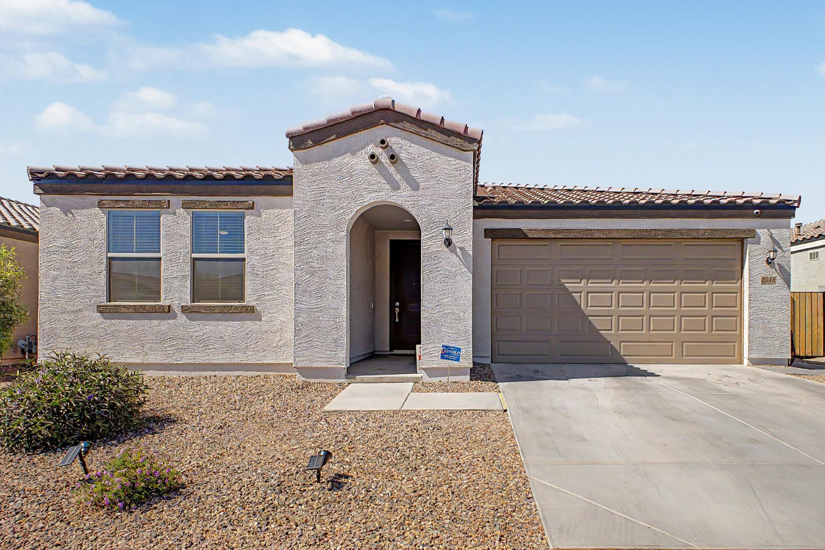 2548 West Grenadine Road Phoenix, AZ 85041 - Photo 2 of 34