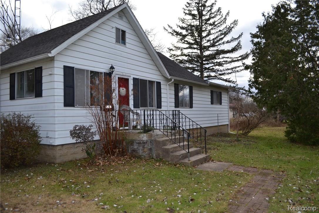 6267 Coldwater Road Flushing, MI 48433 - Photo 18 of 26 DSC_0515.JPG